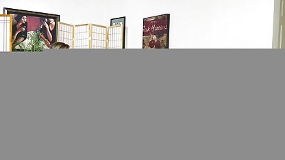 چشمک می زند دختر در سکسایرانی جدید یک ماشین